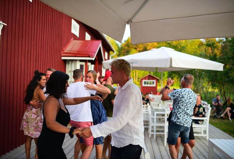 בית מלון כפרי Tackork Gård & Marina