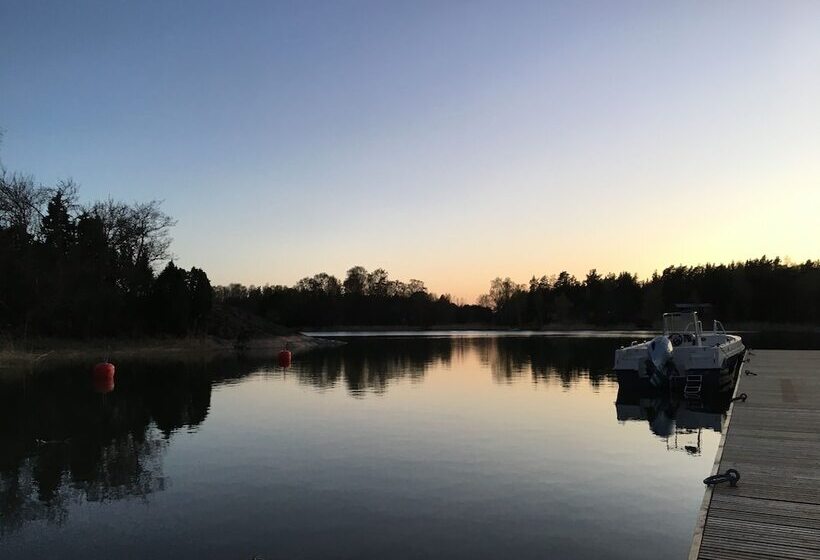 בית מלון כפרי Tackork Gård & Marina