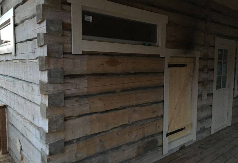 בית מלון כפרי Tackork Gård & Marina