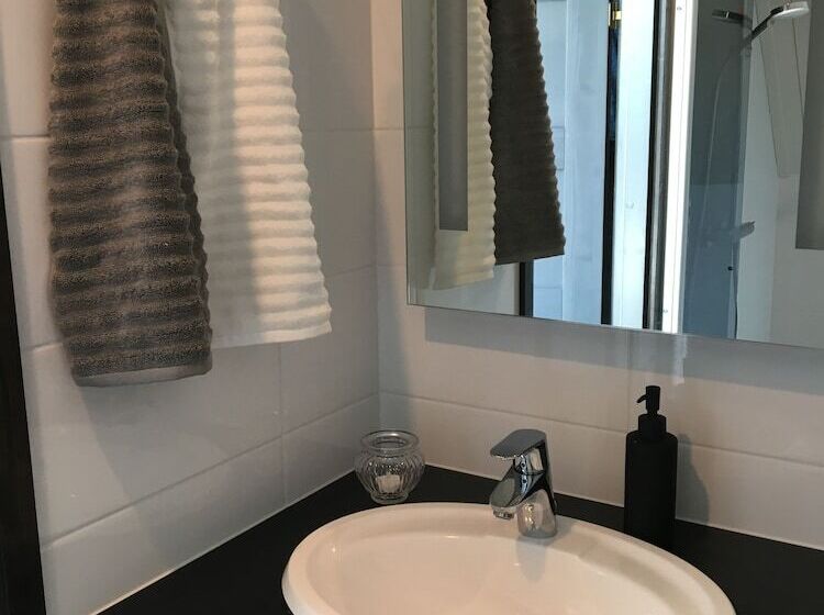 בית מלון כפרי Tackork Gård & Marina