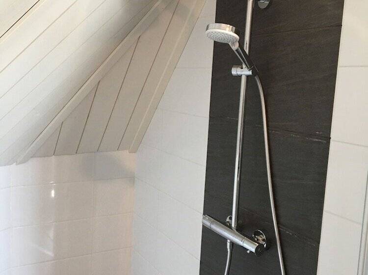 בית מלון כפרי Tackork Gård & Marina