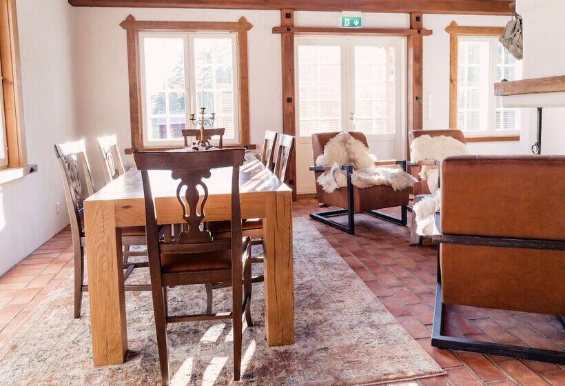 בית מלון כפרי Tackork Gård & Marina