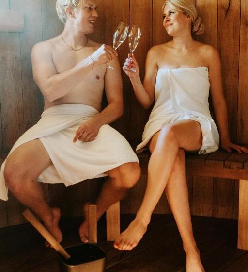 בית מלון כפרי Tackork Gård & Marina