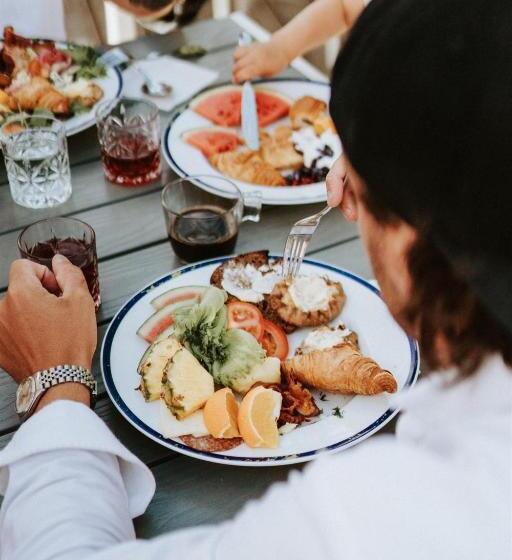 בית מלון כפרי Tackork Gård & Marina