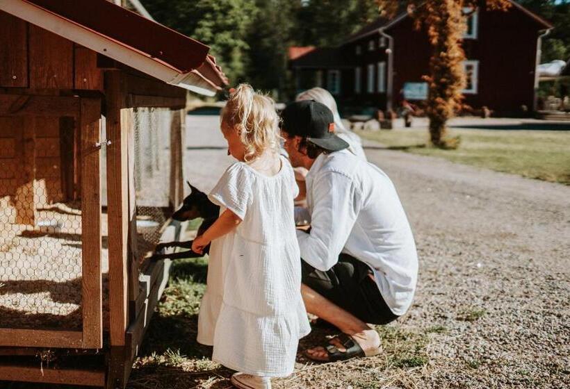 בית מלון כפרי Tackork Gård & Marina