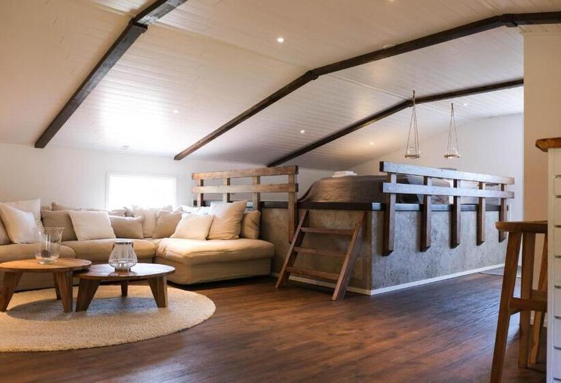 בית מלון כפרי Tackork Gård & Marina