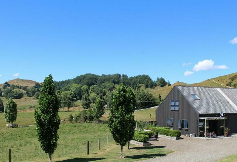 בית מלון כפרי The Loft At Te Kumi Tirohanga