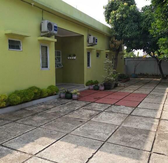 Pensjonat De  Green Cibubur