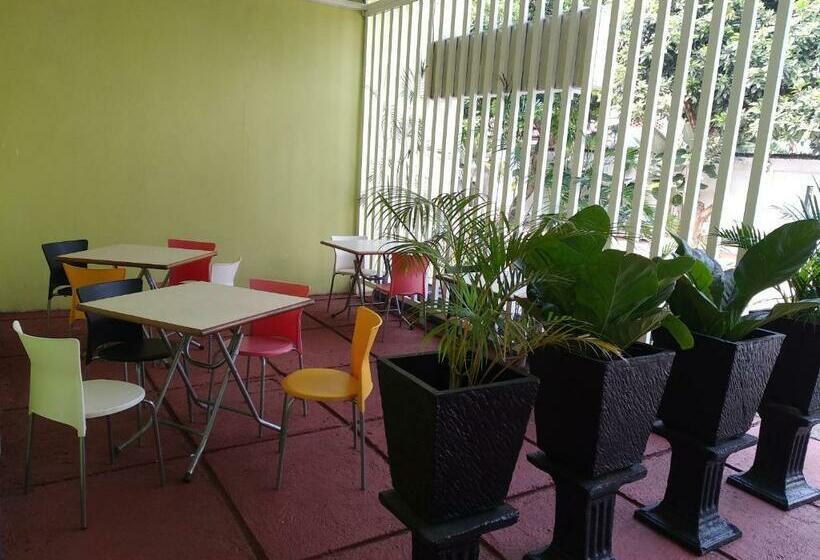 Pensjonat De  Green Cibubur