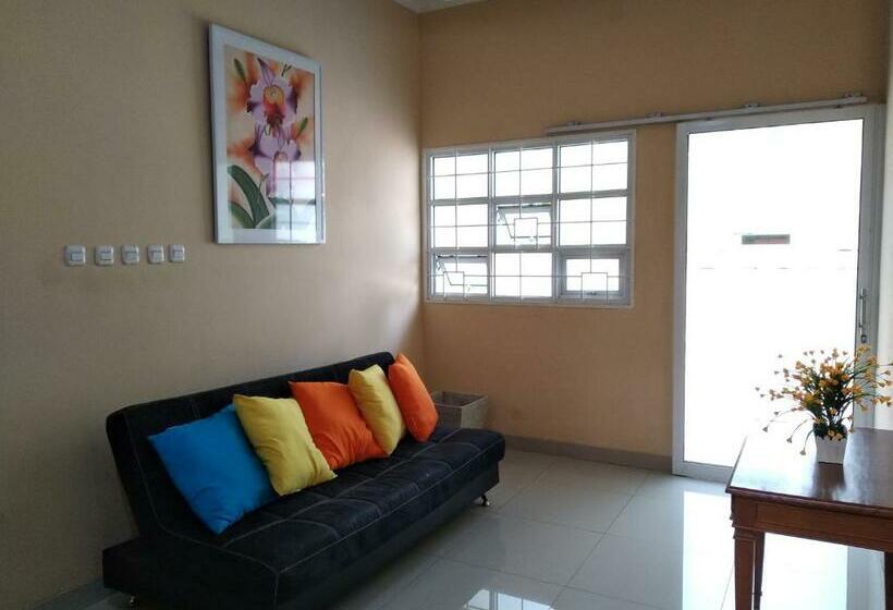 Pensjonat De  Green Cibubur