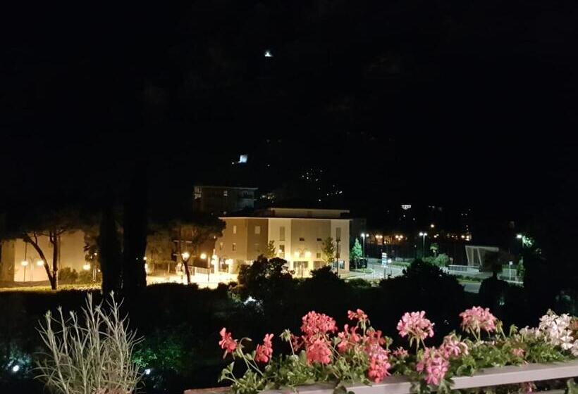 پانسیون Eagle Rooms