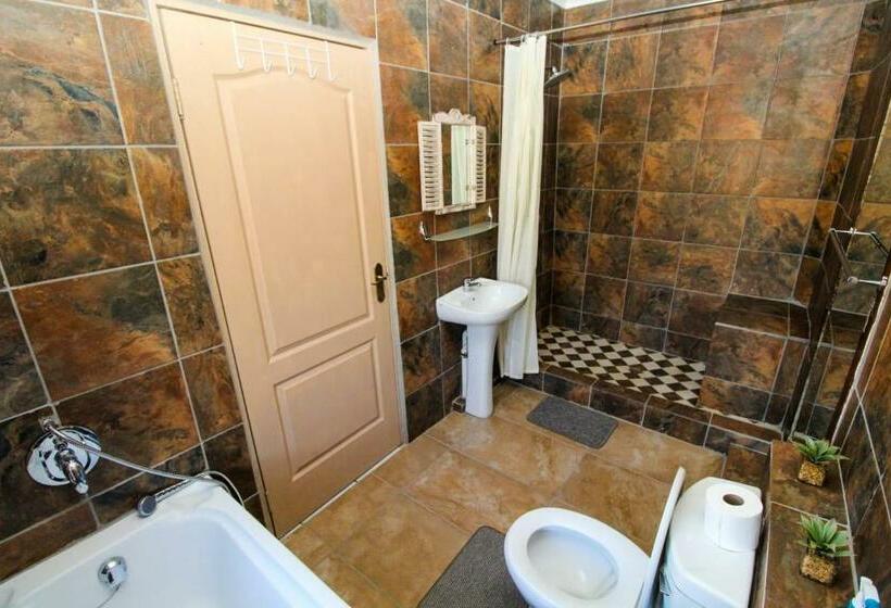 بنسيون Edenville Guesthouse