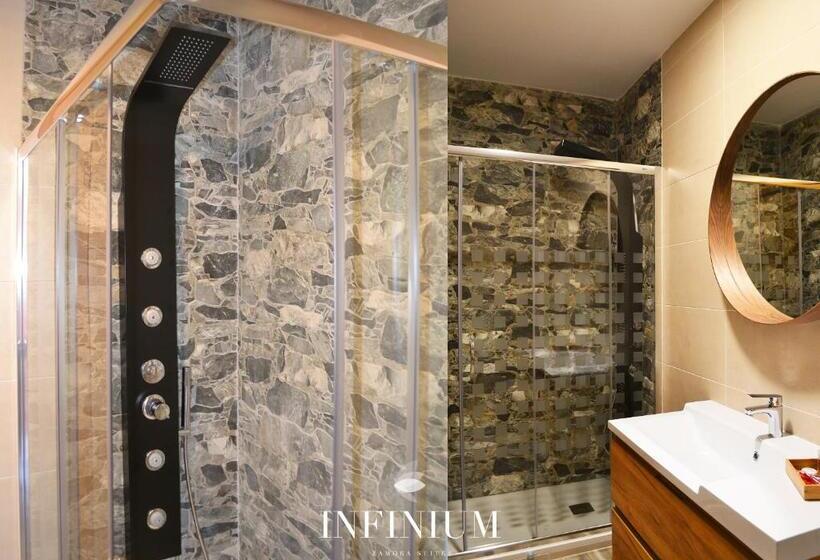 פנסיון Infinium Zamora Suites