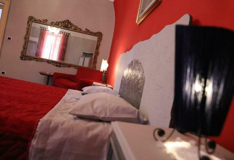 بنسيون La Locanda Del Centro Storico