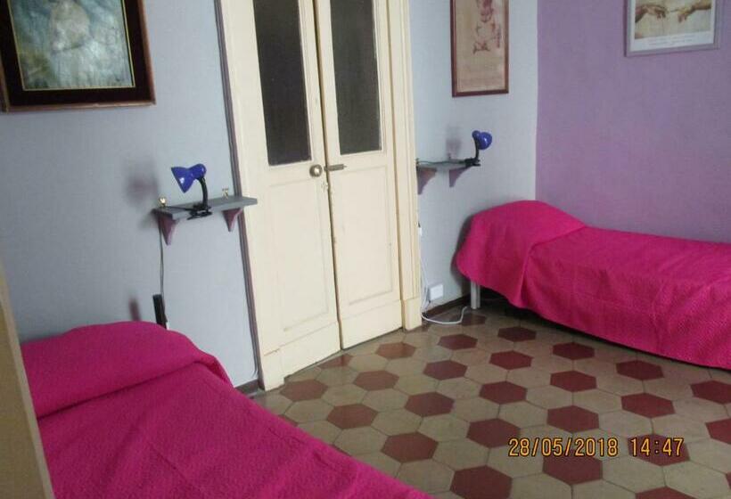 بنسيون La Locanda Del Centro Storico