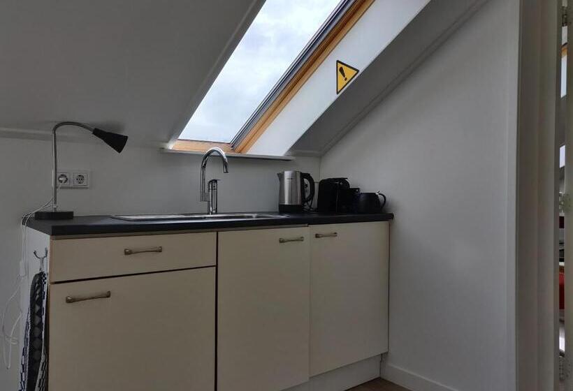 膳宿费 Logement De School Middelburg