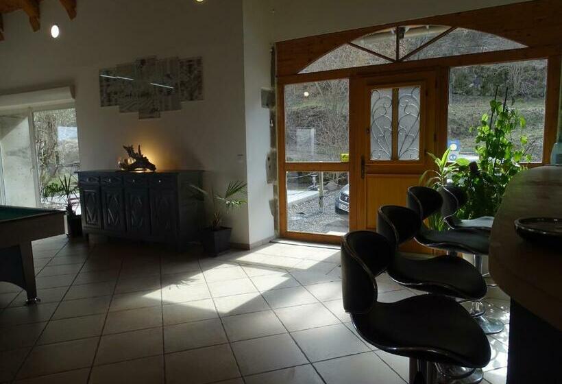 פנסיון Mas Du Cresponnet