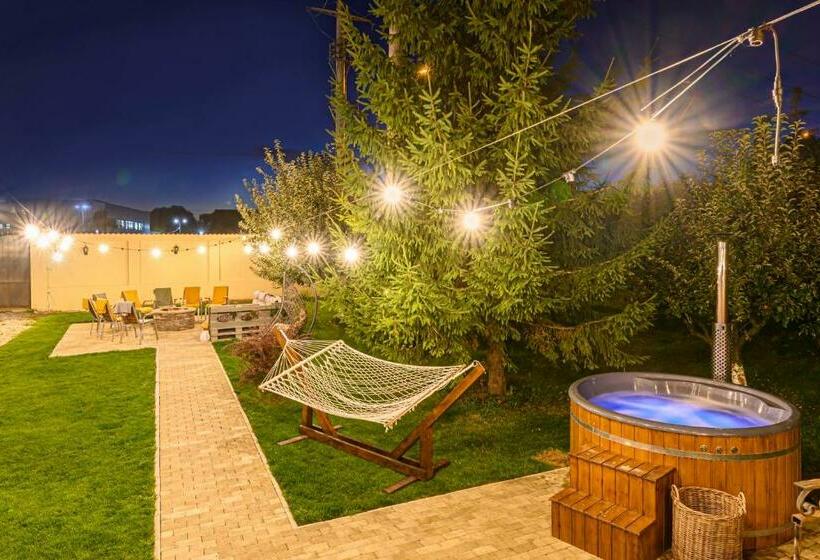 펜션 Orchard Villa