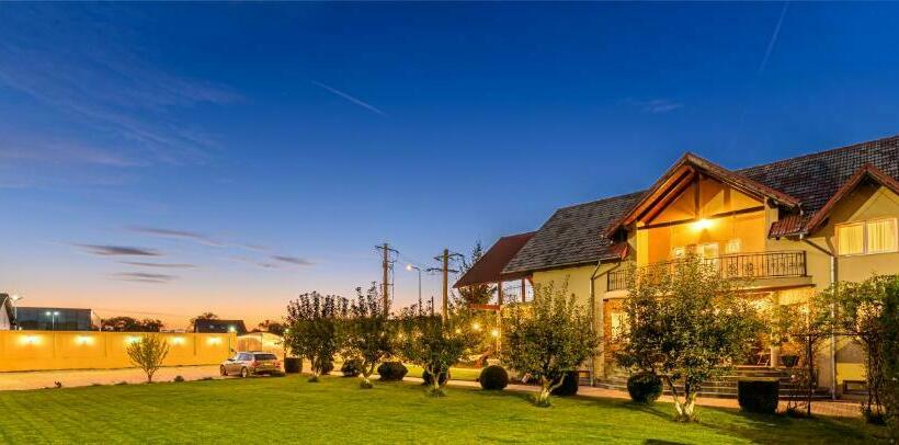 펜션 Orchard Villa