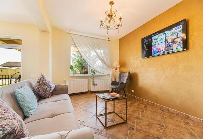 펜션 Orchard Villa