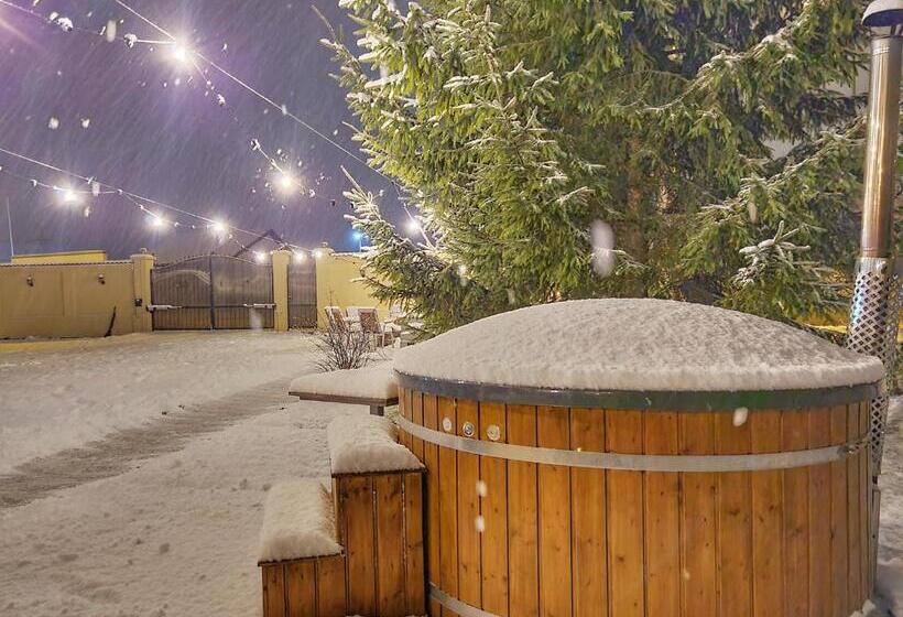 펜션 Orchard Villa