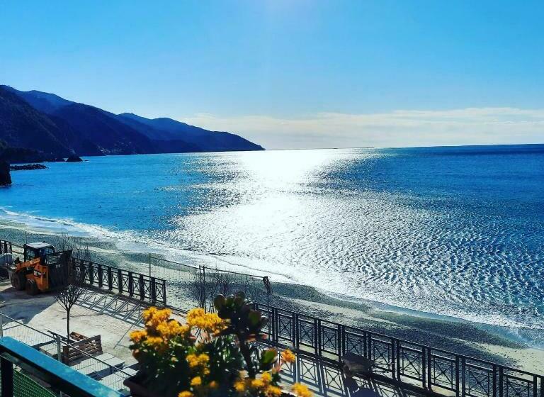 Пансион Pink House Garden