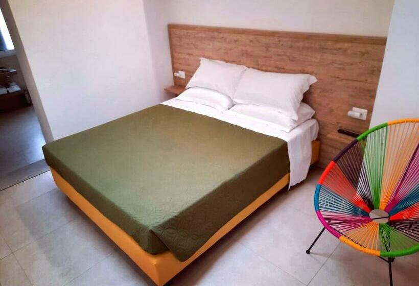 Пансион Pink House Garden