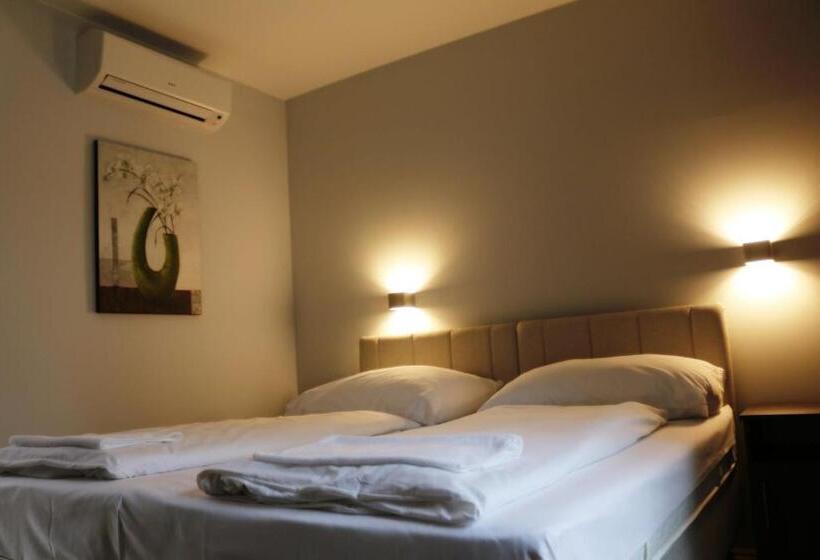 פנסיון Sörpatika Vendégház