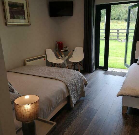 بنسيون Tudor Lodge Guest Accommodation