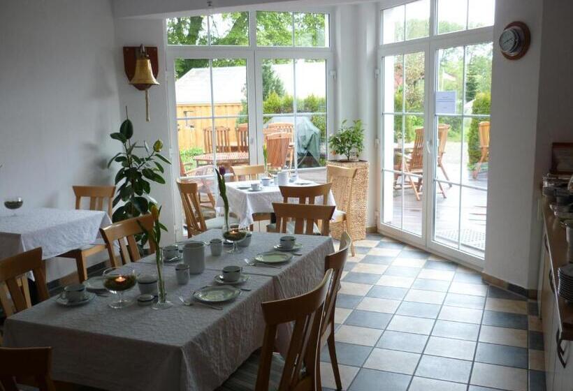 Pension Zum Leuchtturm