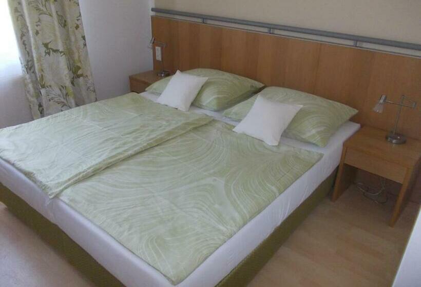 فندق صغير Gasthaus Kleebinder