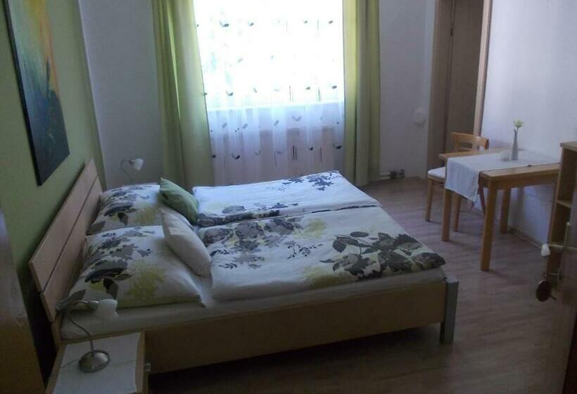 فندق صغير Gasthaus Kleebinder