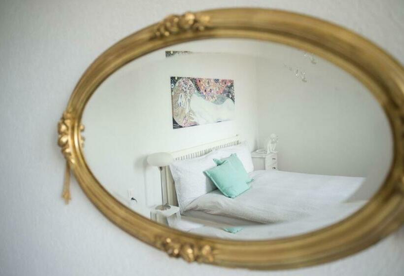 فندق صغير Hôtel De La Béroche