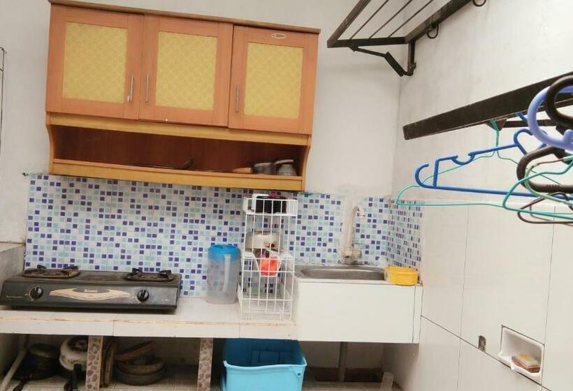 ユースホステル Jiddan Syariah Redpartner