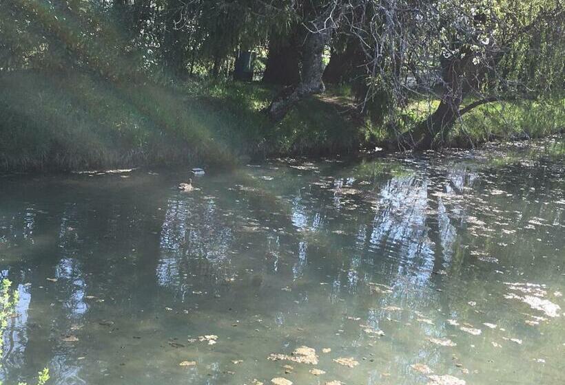 צימר Au Bord De La Dhuy