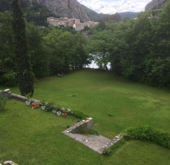 ベッドアンドブレックファースト Château De La Cazette