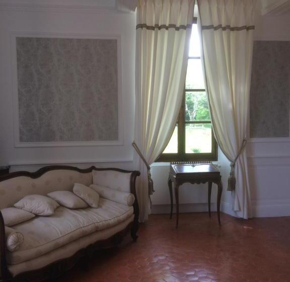 ベッドアンドブレックファースト Château De La Cazette