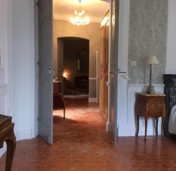 ベッドアンドブレックファースト Château De La Cazette