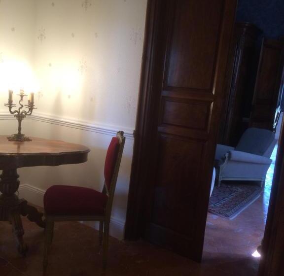 ベッドアンドブレックファースト Château De La Cazette