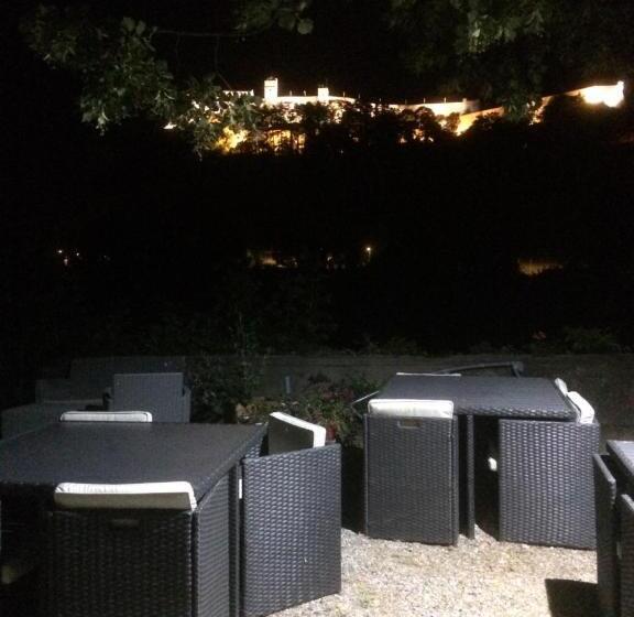 ベッドアンドブレックファースト Château De La Cazette