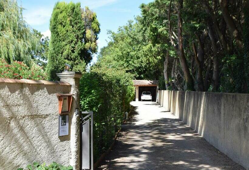 Bed and Breakfast La Maison Des Invites