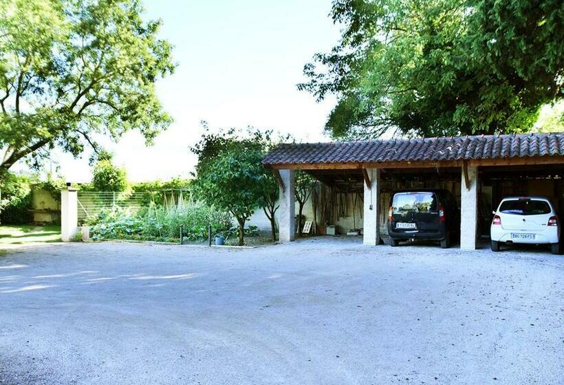 Bed and Breakfast La Maison Des Invites