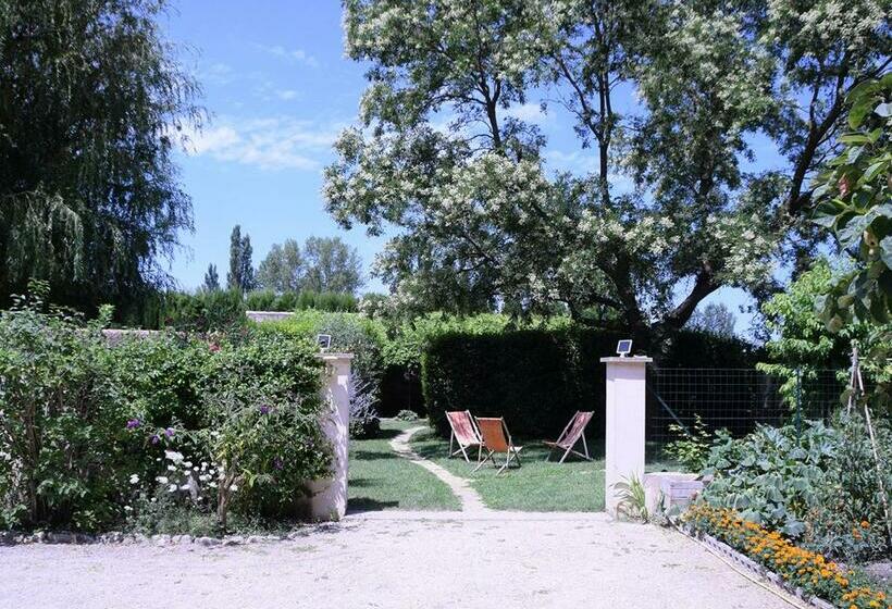 Bed and Breakfast La Maison Des Invites