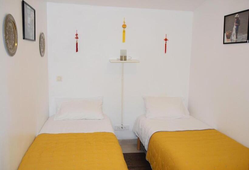 Bed and Breakfast La Maison Des Invites