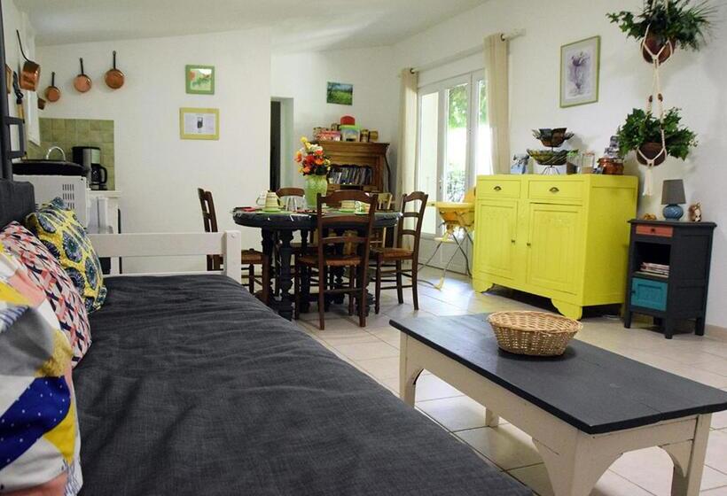 Bed and Breakfast La Maison Des Invites