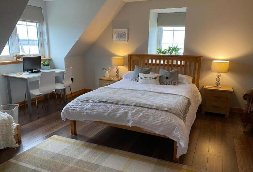 Bed and Breakfast Macrae Croft