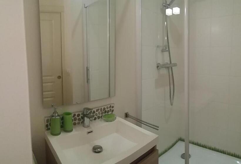 민박 Manoir De La Ville Marie