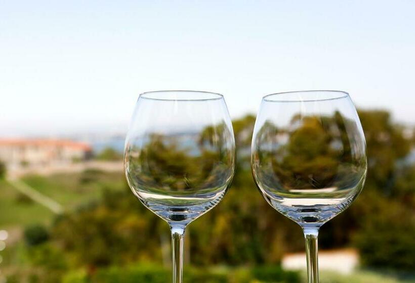 تختخواب و صبحانه Olá Belém! Cozy Windmill, Stunning Views To Lisboa