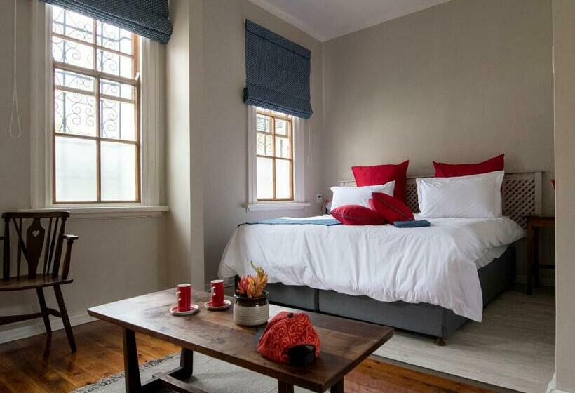 تختخواب و صبحانه Seven Gables