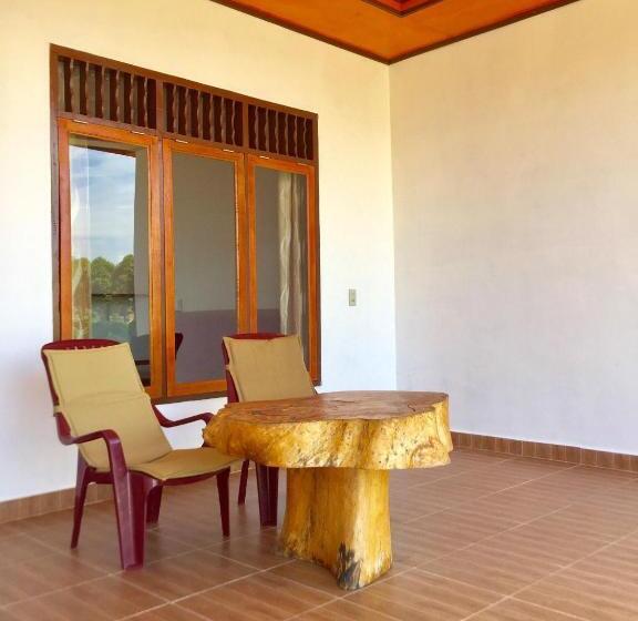 تختخواب و صبحانه Toba Sunset